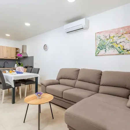 Lorilu Apartmán